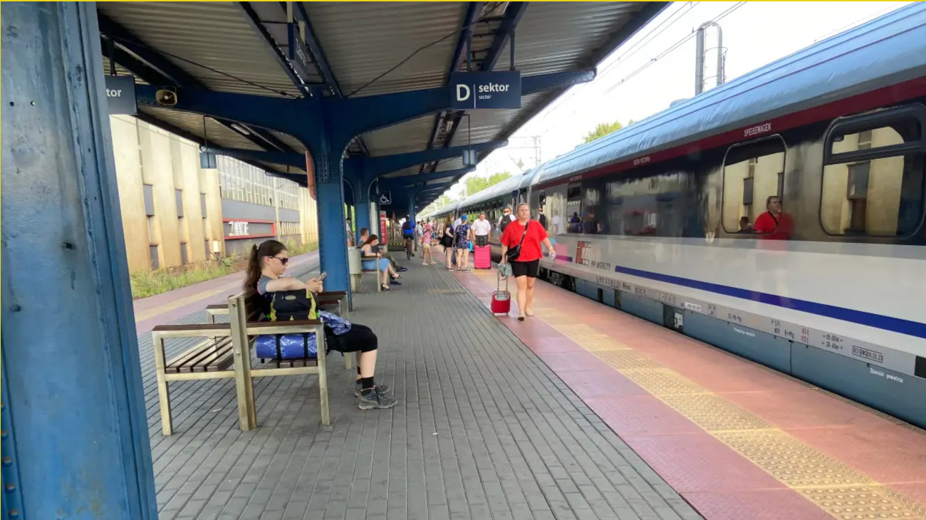 Connecting Silesia: A EC 57 Wawel Train Journey from Wrocław to Zabrze